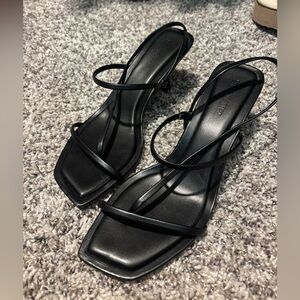 black steve madden strappy heels size 7.5